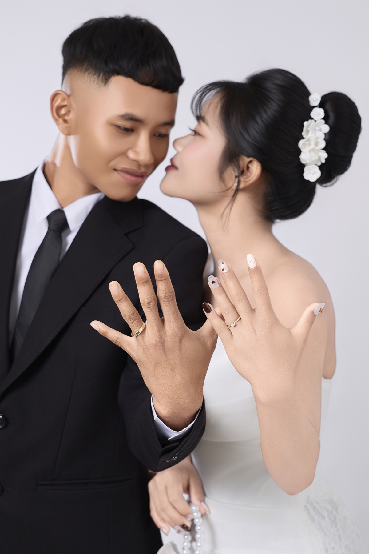 Ảnh cưới Cao Chuyển và Tro Thị Ngun