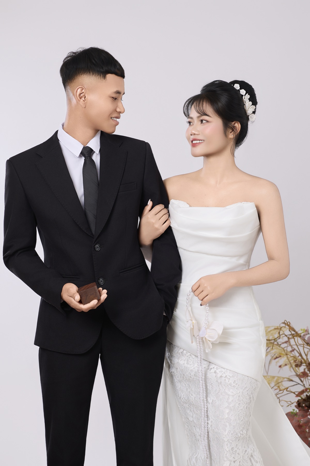 Ảnh cưới Cao Chuyển và Tro Thị Ngun